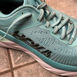 Hoka 7.5D running sneakers